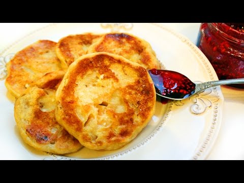 How to cook cottage cheese pancakes in a pan, with semolina, in the oven