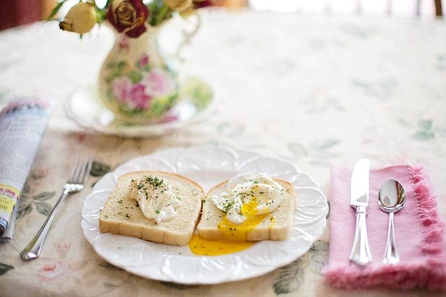 Poached eggs on bread
