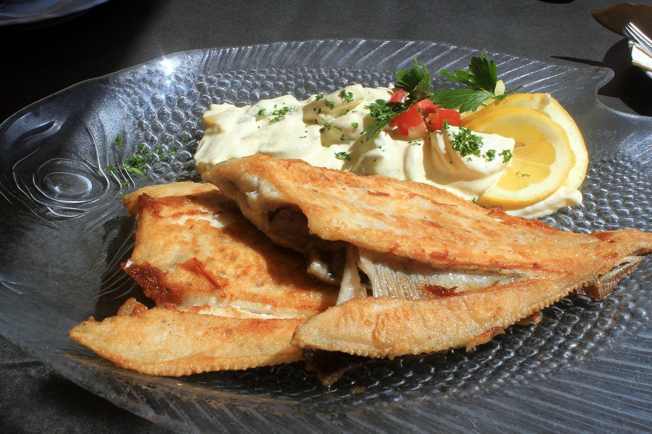 How to fry flounder in a pan