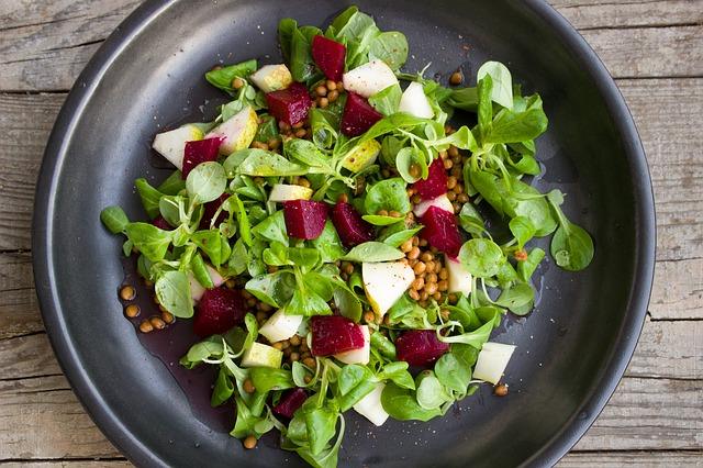 Beetroot and arugula salad