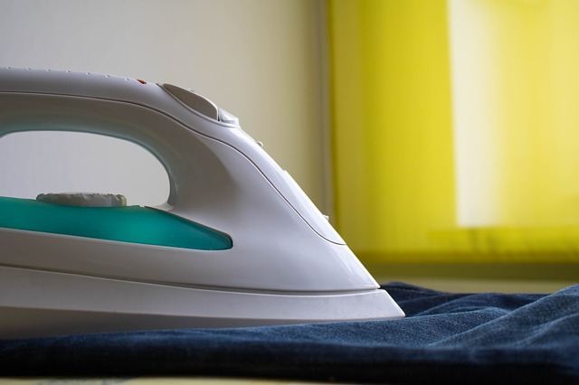 Chemistry for cleaning iron